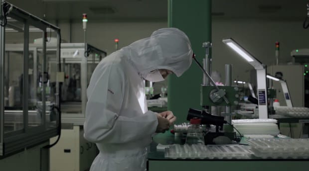 contacts online canada xr